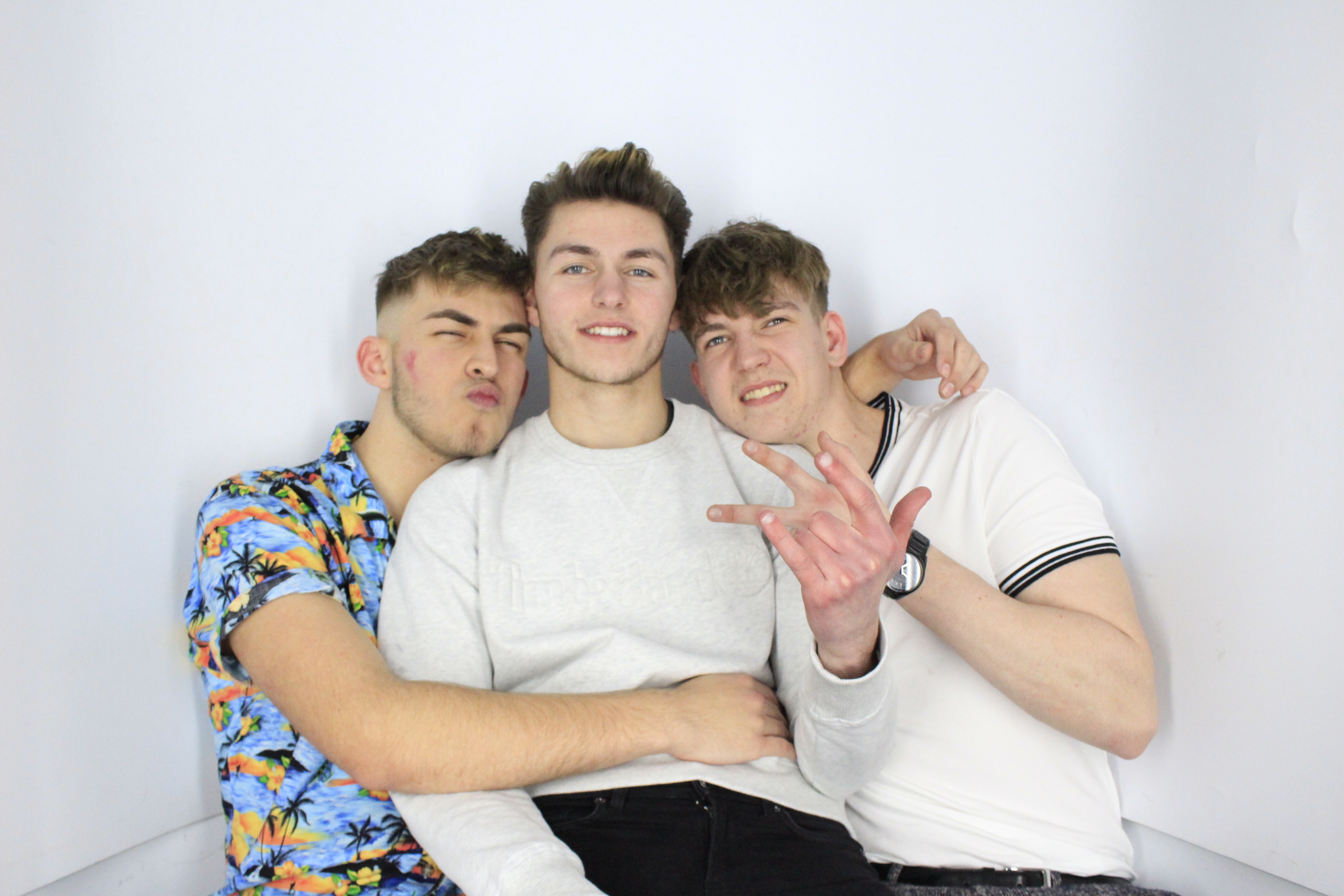 Issy & Alice's 18th Birthday Party | View more photos from the event at gallery.myphotoboothexperience.co.uk/u/MyPhotoBoothExperienceLtd/Issy-Alices-18th-Birthday-Party